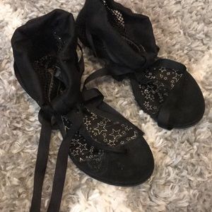 Chinese Laundry sandals